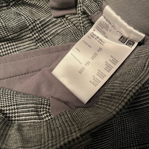 Uniqlo EZ pants size M - Picture 2 of 3